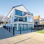 Luxurious 2br With Pool And Parking *