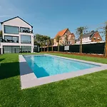 Luxurious 2br With Pool And Parking *