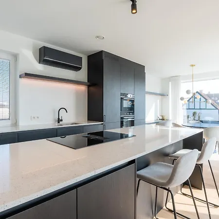 Luxurious 2br With Pool And Parking *