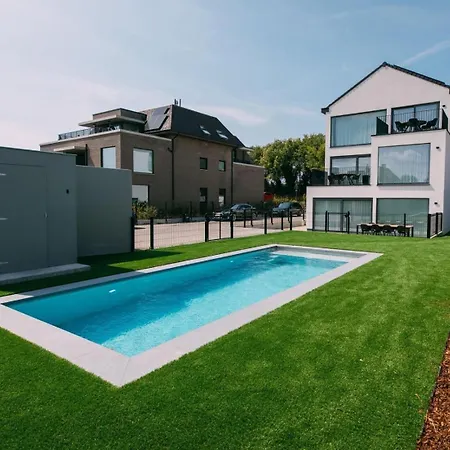 Luxurious 2br With Pool And Parking Appartement De Haan