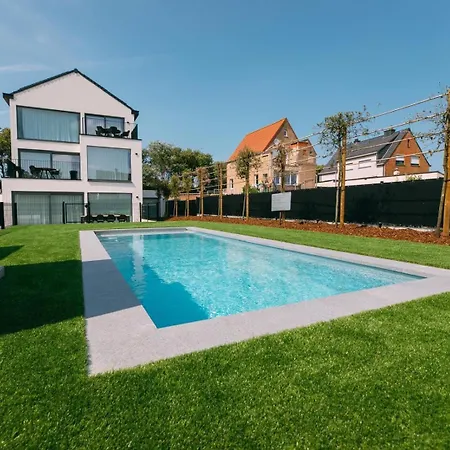 Luxurious 2br With Pool And Parking *