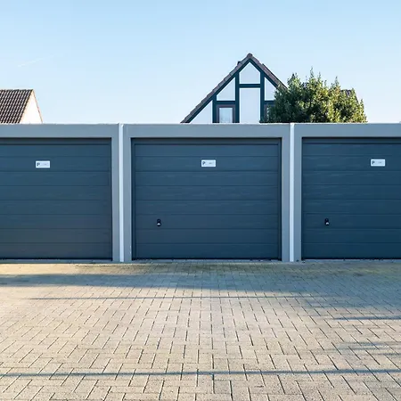 Luxurious 2br With Pool And Parking *