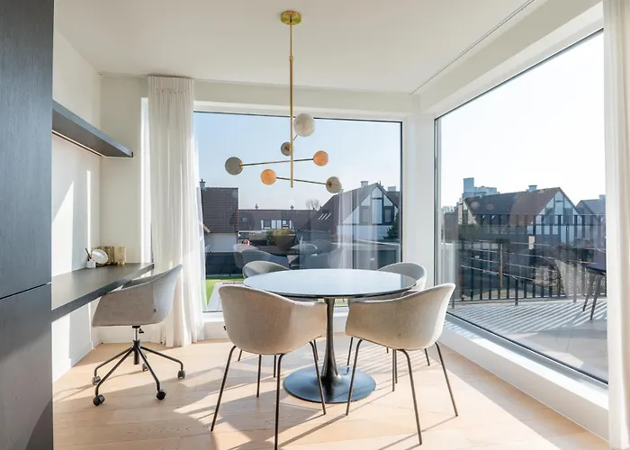 Luxurious 2br With Pool And Parking De Haan