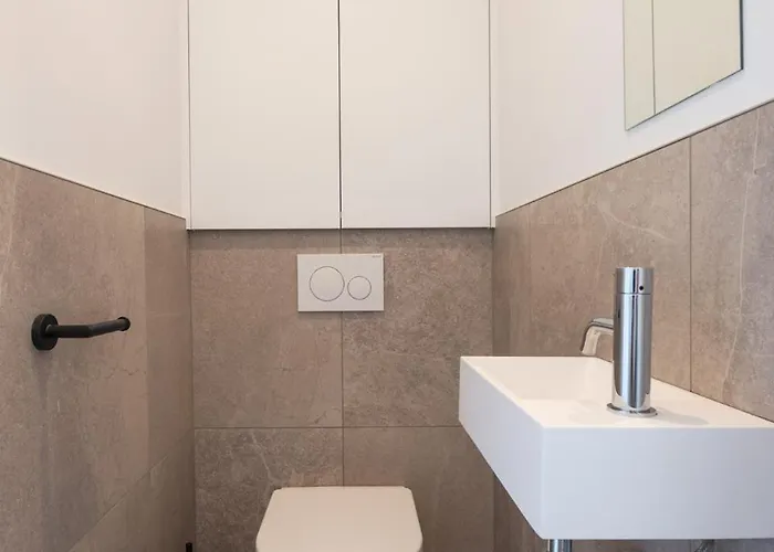 Luxurious 2br With Pool And Parking Apartmán