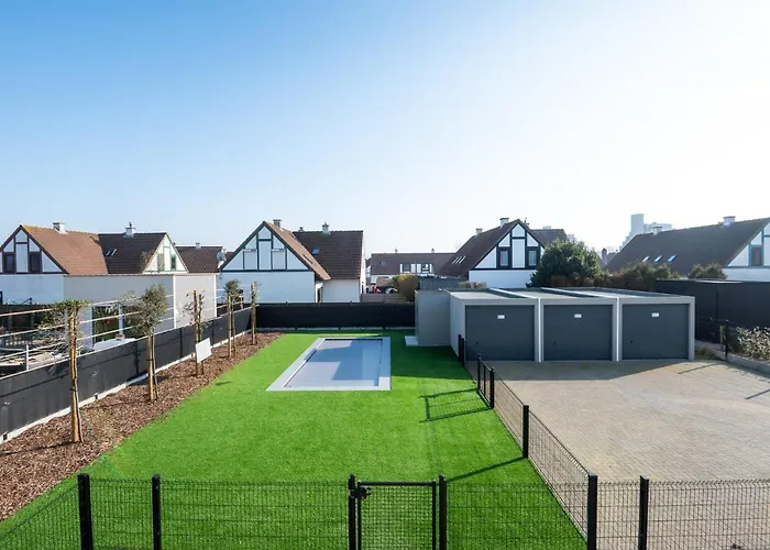 Luxurious 2br With Pool And Parking Apartment De Haan