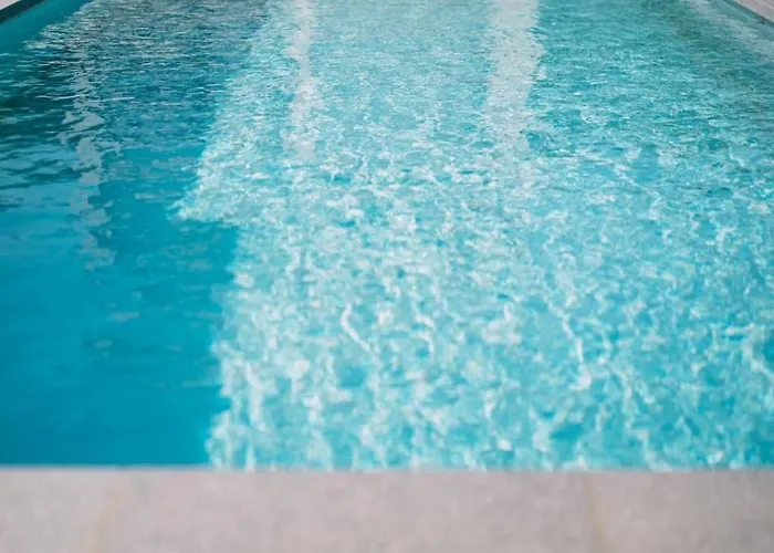 Luxurious 2br With Pool And Parking Apartmán *