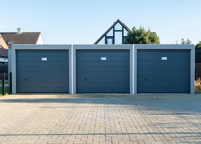 Luxurious 2br With Pool And Parking *